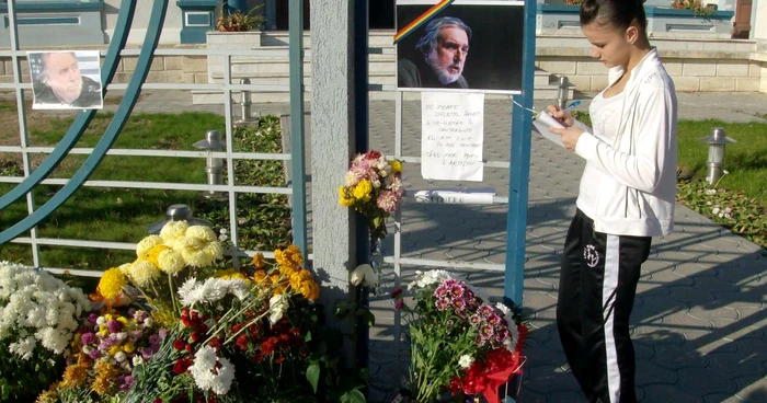 Focşănenii regretă dispariţia marelui poet