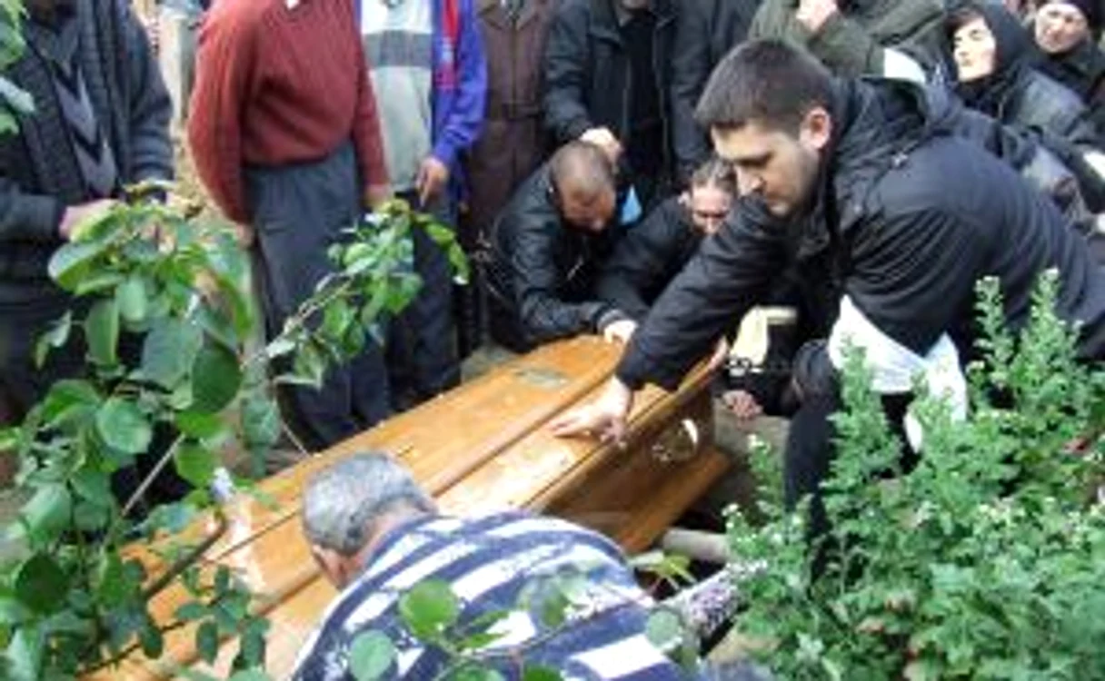 Soţul şi fratele Maricicăi au vegheat-o până în ultima clipă