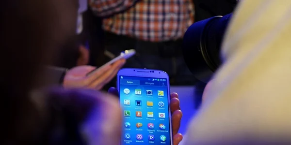 samsung galaxy S4 foto adevarul
