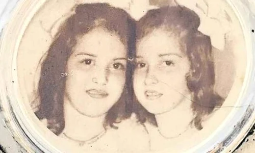 Camelia și Adriana, surorile mai mari ale Oanei Zăvoranu, au murit sub dărâmăturile blocului Casata, din zona Piața Romană, care s a prăbușit în urma seismului din 1977  Gemenele aveau 9 ani și jumătate jpeg