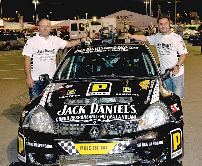 
    Florentin Petre (dreapta)  a obţinut primul  succes din acest  sezon la raliu  