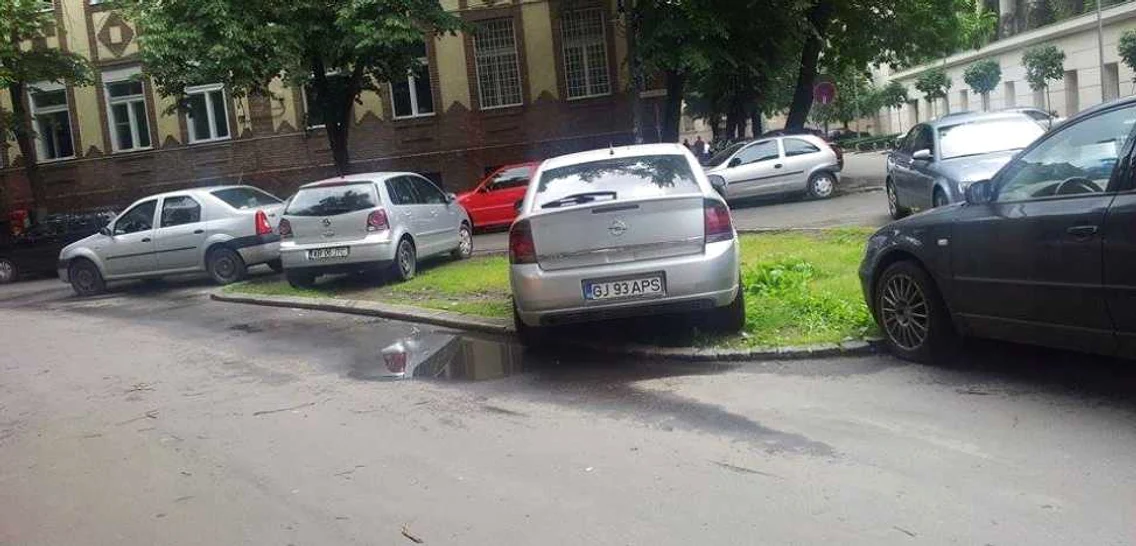 Masini parcate neregulamentar in Timisoara