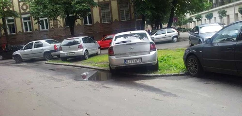 Masini parcate neregulamentar in Timisoara