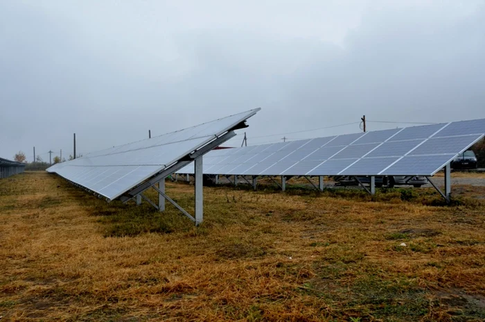 foto panouri fotovoltaice