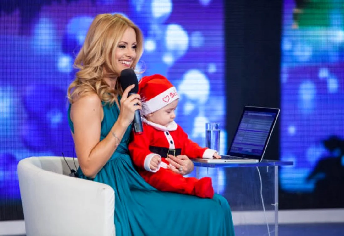 
    Andreea Antonescu și fiica sa, Sienna, așteaptă nerăbdătoare Crăciunul Foto:Arhivă personală  