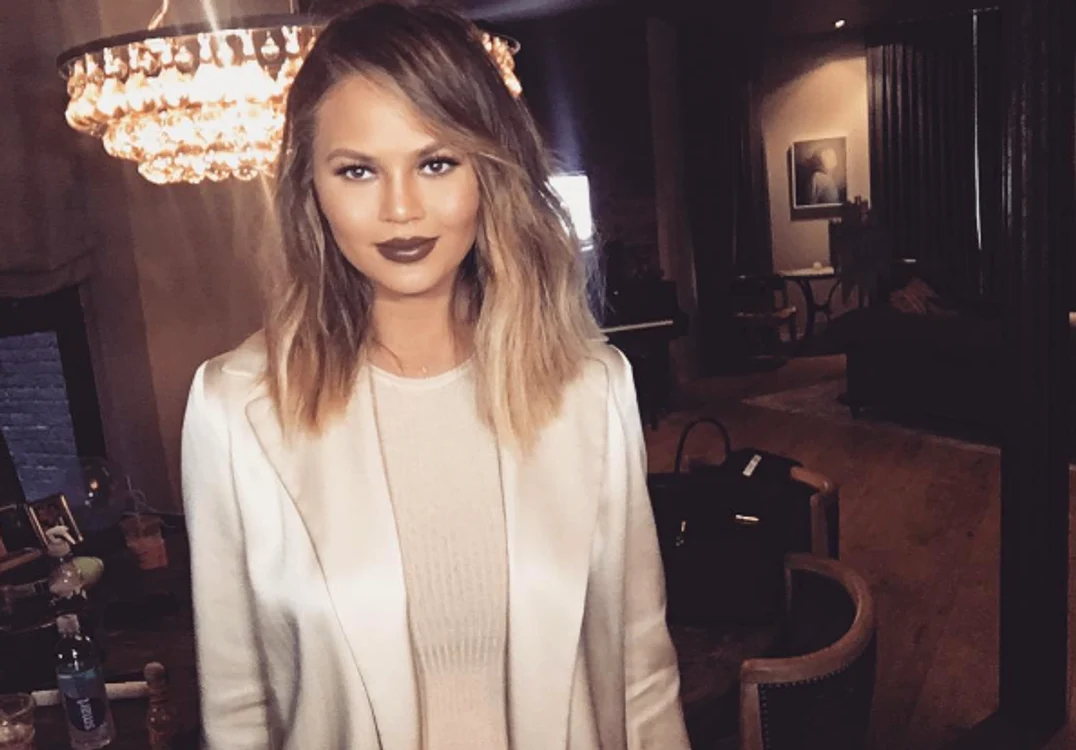 chrissyteigen png