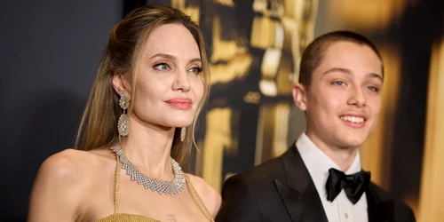 Angelina Jolie și fiul său Knox Jolie-Pitt FOTO EPA 12634935 jpg