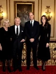 Kate, William, Charles și Camilla sobri, în negru jpg