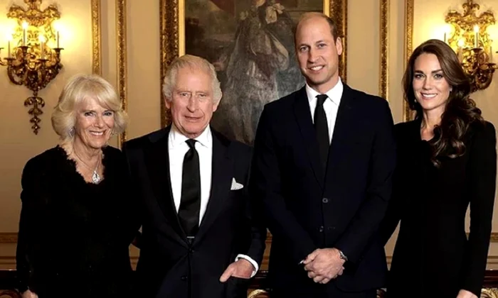 Kate, William, Charles și Camilla sobri, în negru jpg