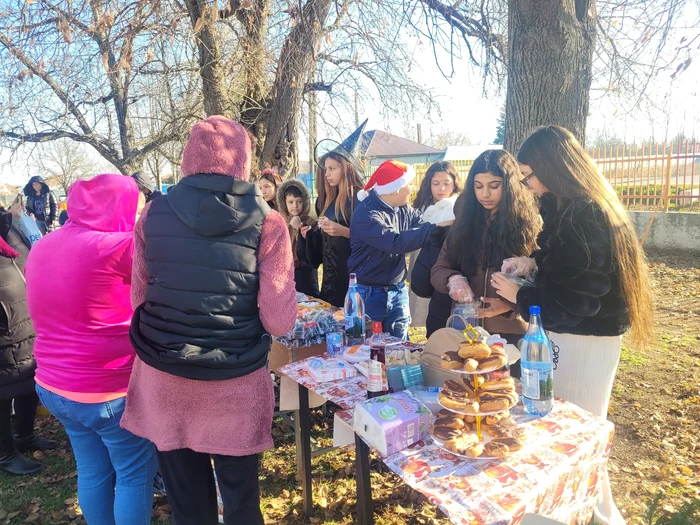 Imagine de la târgul organizat în timpul Școlii Altfel