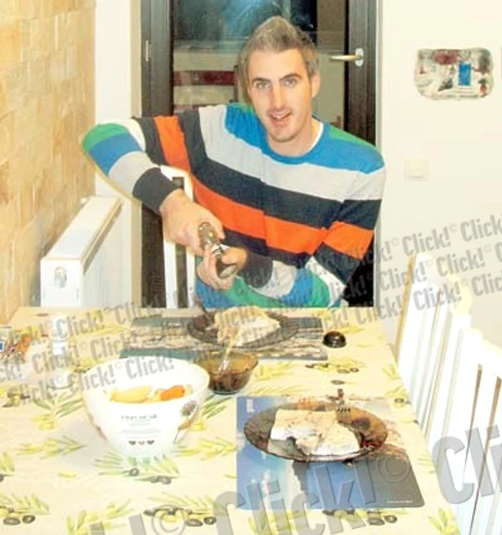 Peştele este  de bază în  alimentaţia sa