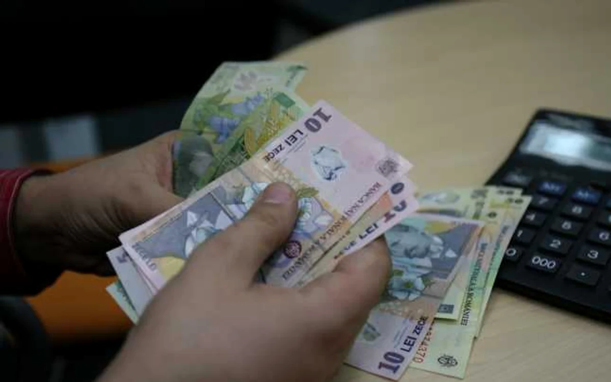 Banii nu vor ajunge prea curând în buzunarele profesorilor