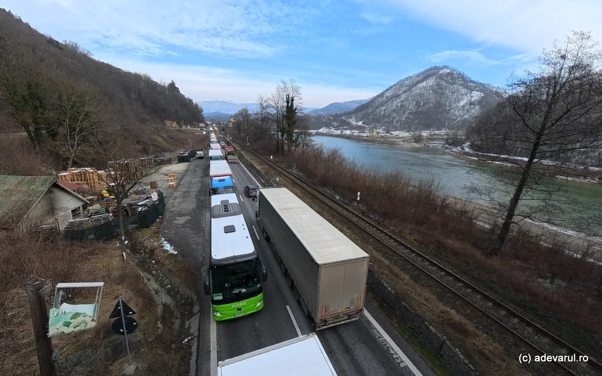DN 7, Valea Oltului. Foto: Daniel Guță. ADEVĂRUL