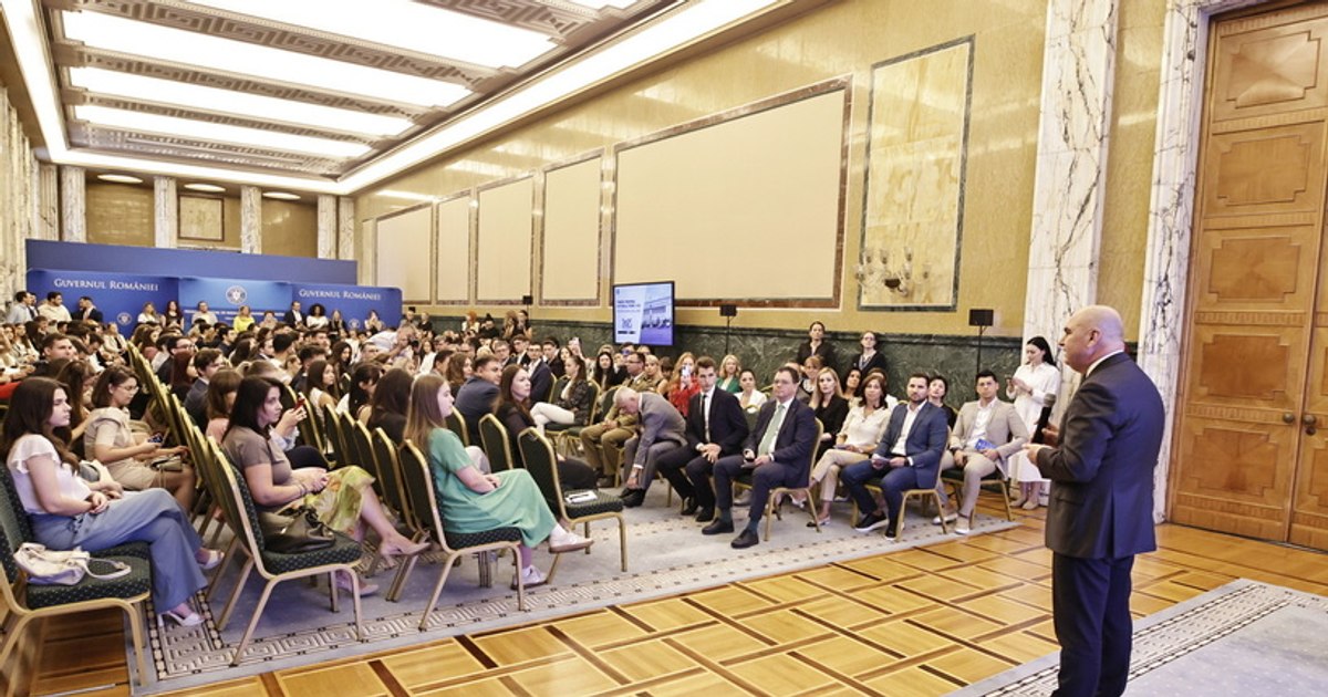 Bolojan, mesaj tinerilor din Programul de Internship 2025