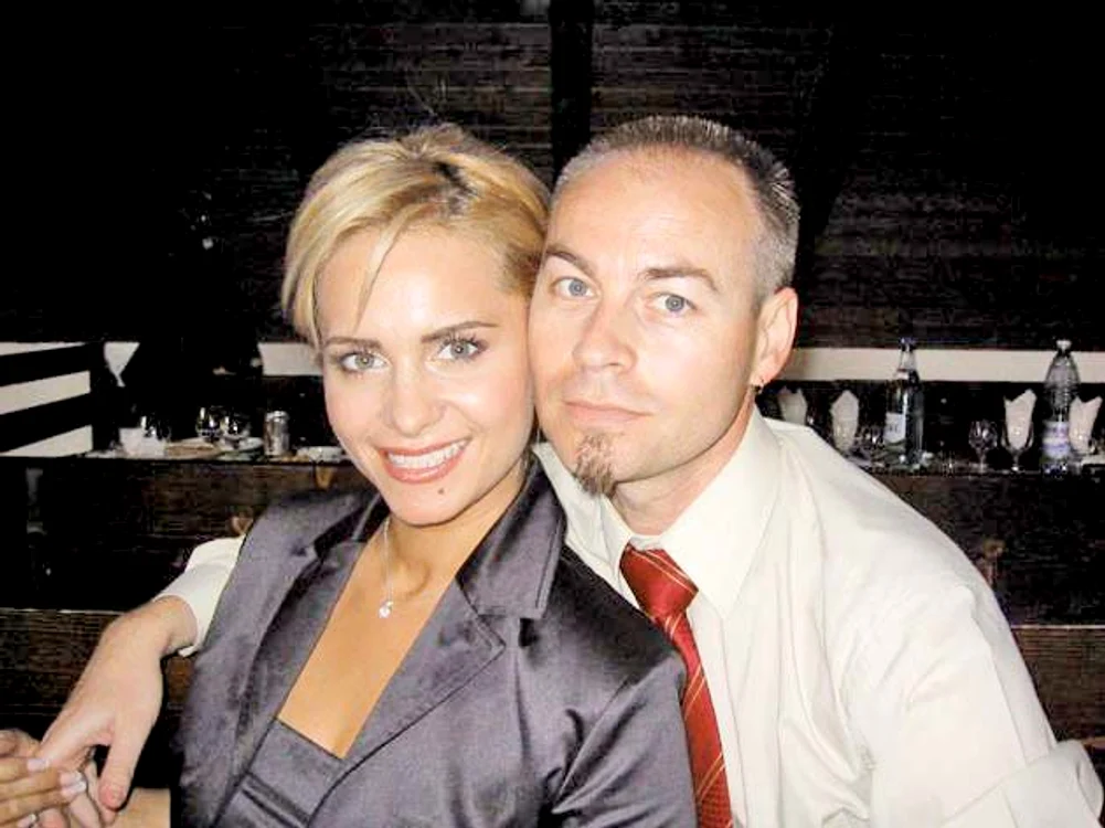 
    Paula Chirilă şi  Marius Aciu  şi-au mai dat o  şansă, după 10  ani de căsnicie  