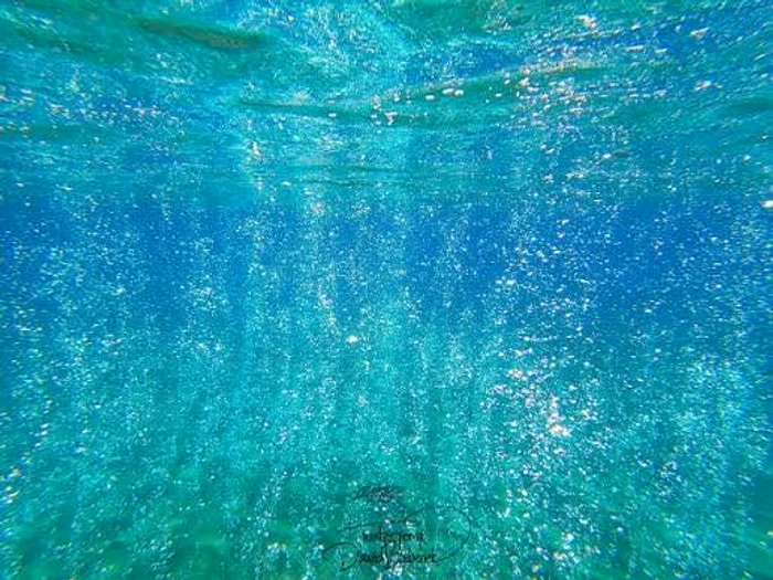 Insula unde marea face bule FOTO: FB/Enjoy Greece