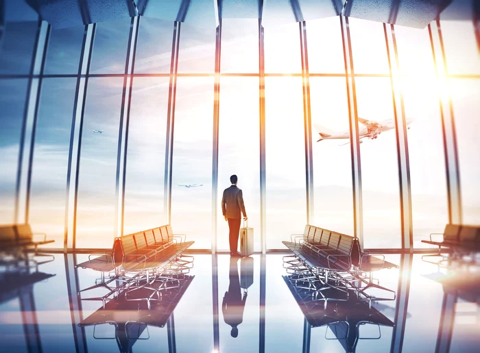 
    Patru senatori care au mers în Franţa au cerut decontarea taxei de 50 de euro pentru depăşirea greutăţii bagajelor  