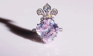 Un diamant care ar fi aparținut reginei Franței Maria Antoaneta, vândut la licitație (© Christie’s)