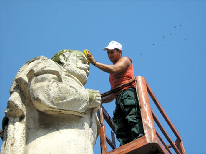 Oradea: Statuia lui Gojdu a beneficiat de „tratament cosmetic”