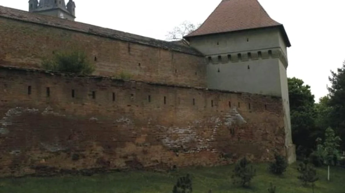 O bucătărie de secol XVII şi o casă meşteşugărească, descoperite în Cetatea Târgu Mureş jpeg