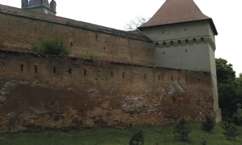 O bucătărie de secol XVII şi o casă meşteşugărească, descoperite în Cetatea Târgu Mureş jpeg