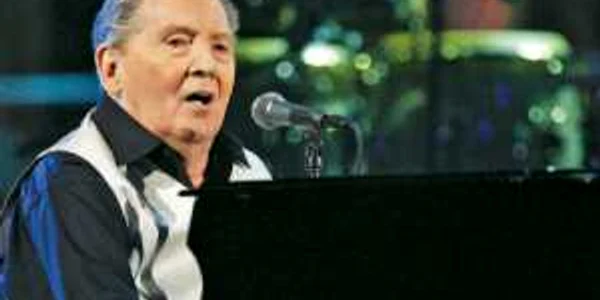 PhJerry Lee Lewis este un pionier al rock and roll-ului,  dar şi un mare cuceritor