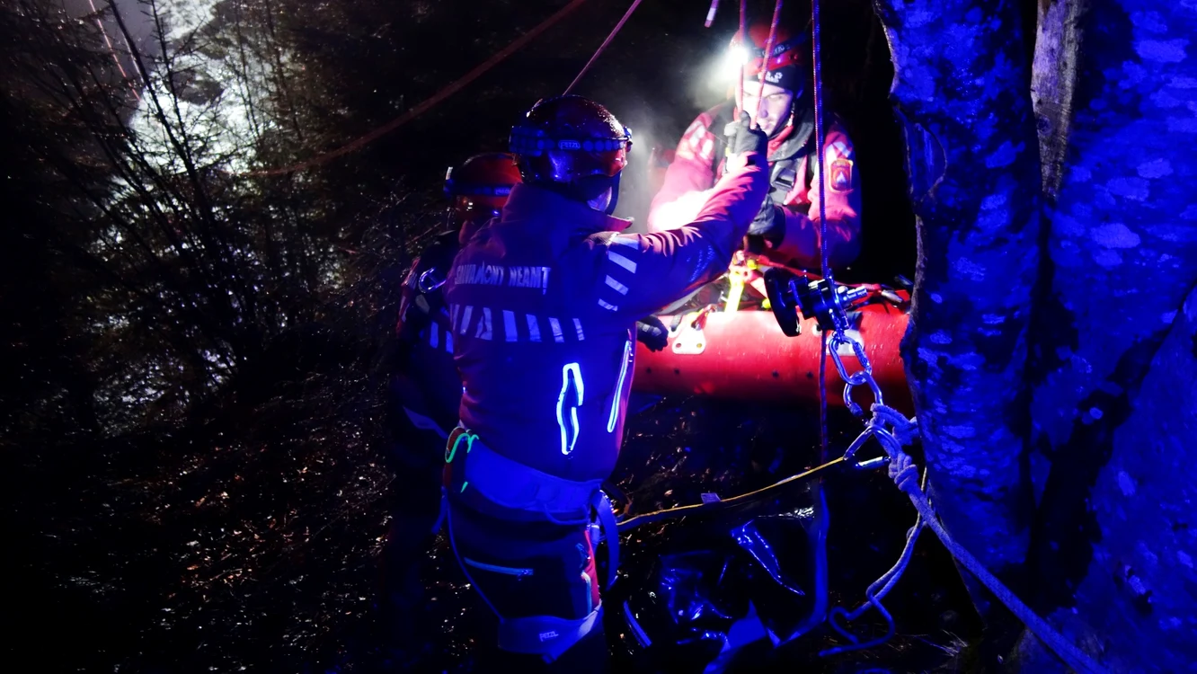 Misiunea nocturnă de salvare a fost dificilă FOTO Salvamont Neamț