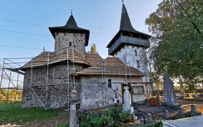 Biserica din Gurasada. Foto: Daniel Guţă. ADEVĂRUL