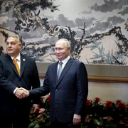 Viktor Orban si Vladimir Putin la Beijing FOTO EPA EFE jpg