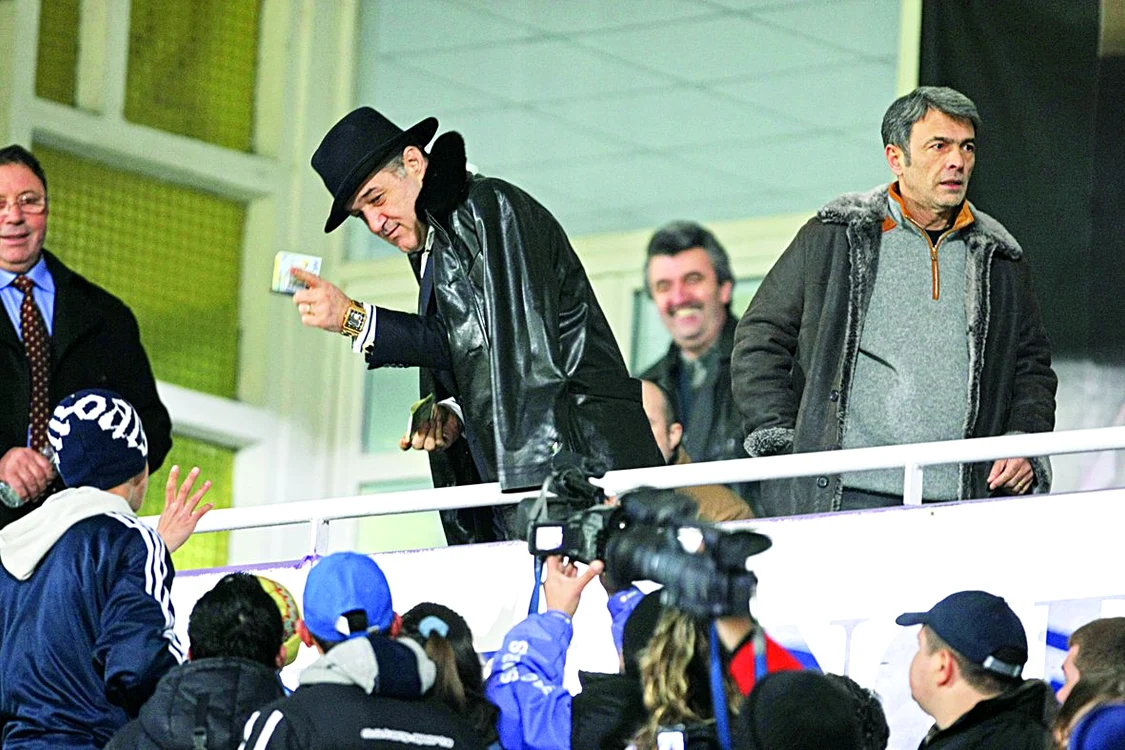 
    Gigi Becali îi ademeneşte pe stelişti cu banii pentru performanţă  