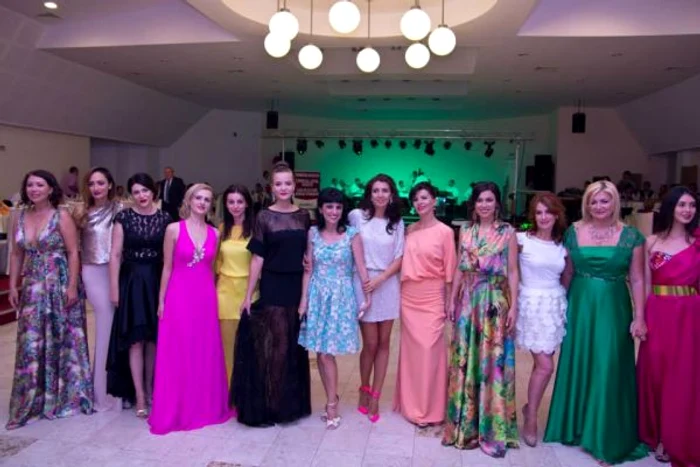 VIP-urile din Arges au defilat intr-o prezentare de moda organizata de Lavinia Nastase