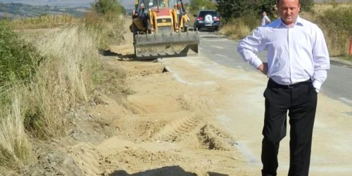 Prefectul Alexandru Vegh s-a declarat, la o vizită în teren, nemulţumit de calitatea lucrărilor