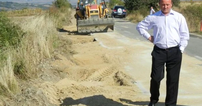 Prefectul Alexandru Vegh s-a declarat, la o vizită în teren, nemulţumit de calitatea lucrărilor