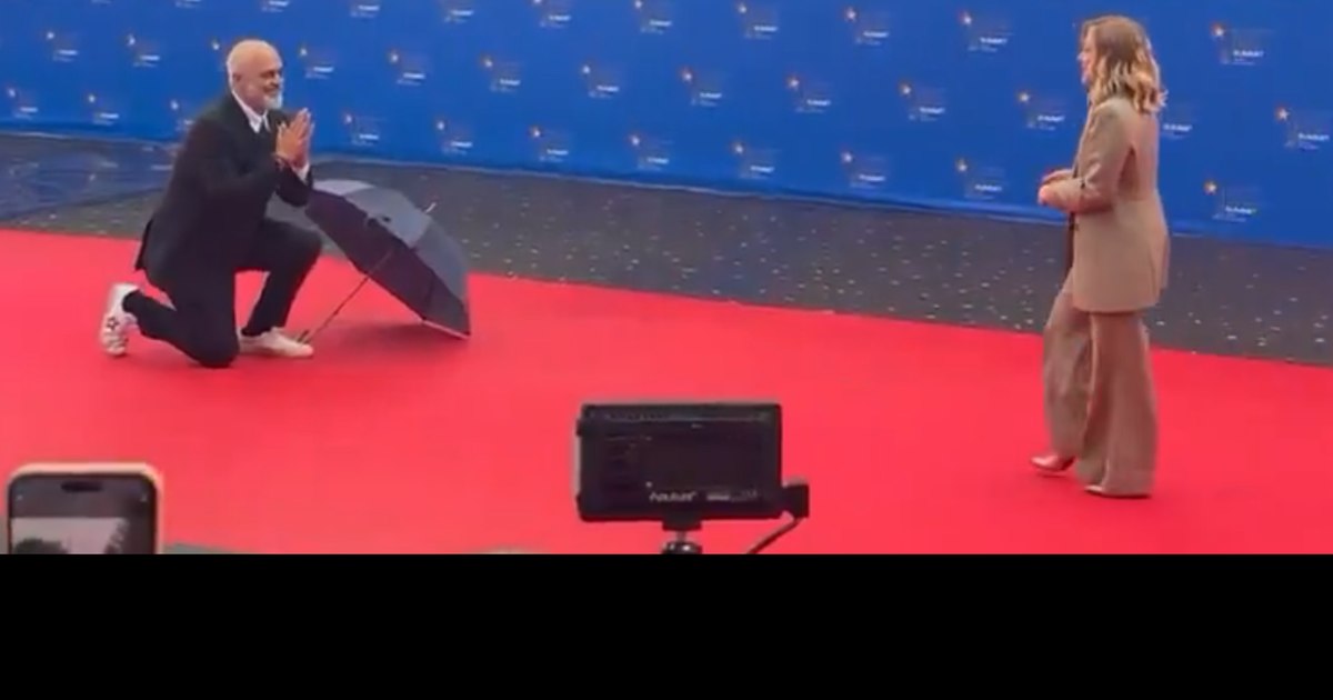 Gestul surprinzător al premierului albanez la summitul de la Tirana