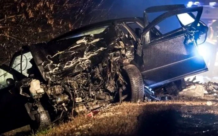 Inconştienţa a avut consecinţe teribile: un mort, patru răniţi şi patru vehicule avariate FOTO: haon.hu