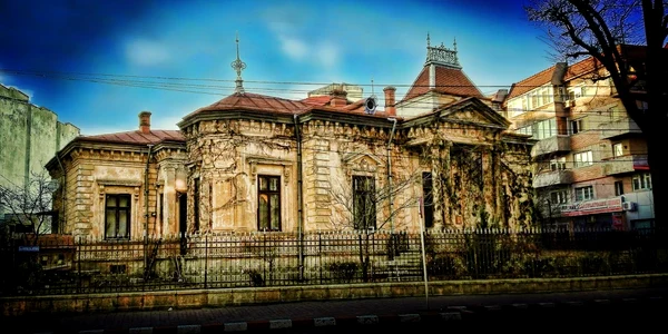 Casa Lăzărică Petrescu, scoasă la vânzare. FOTO casalazaricapetrescu1893.business.site