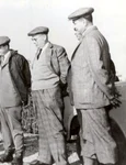 Gheorghe Gheorgiu-Dej și Nicolae Ceaușescu vizitează stațiunea agricolă experimentală Ştefăneşti-Argeş, în octombrie 1963 (© „Fototeca online a comunismului românesc”, cota: 20/1963)