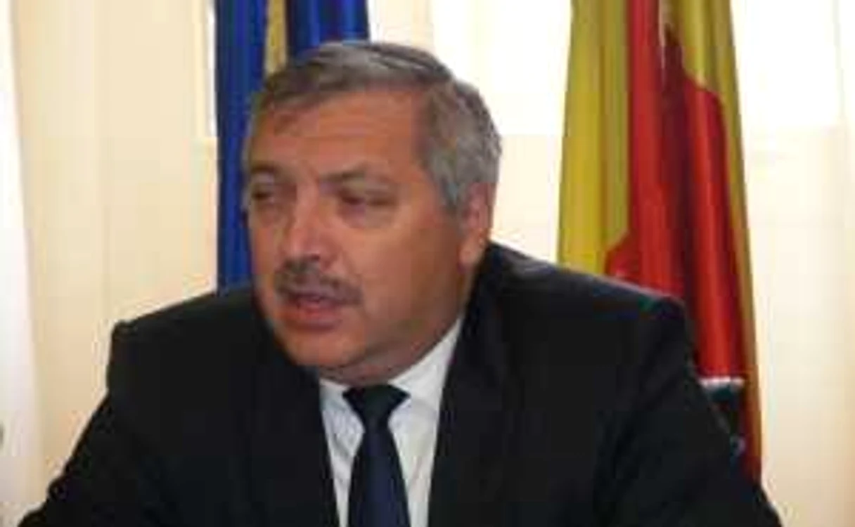 Leonard Azamfirei, rectorul UMF Târgu-Mureş. Conducerea universităţii încearcă să găsească o soluţie legală pentru a recupera locurile pierdute la Farmacie