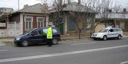 Poliţiştii au efectuat cercetări 