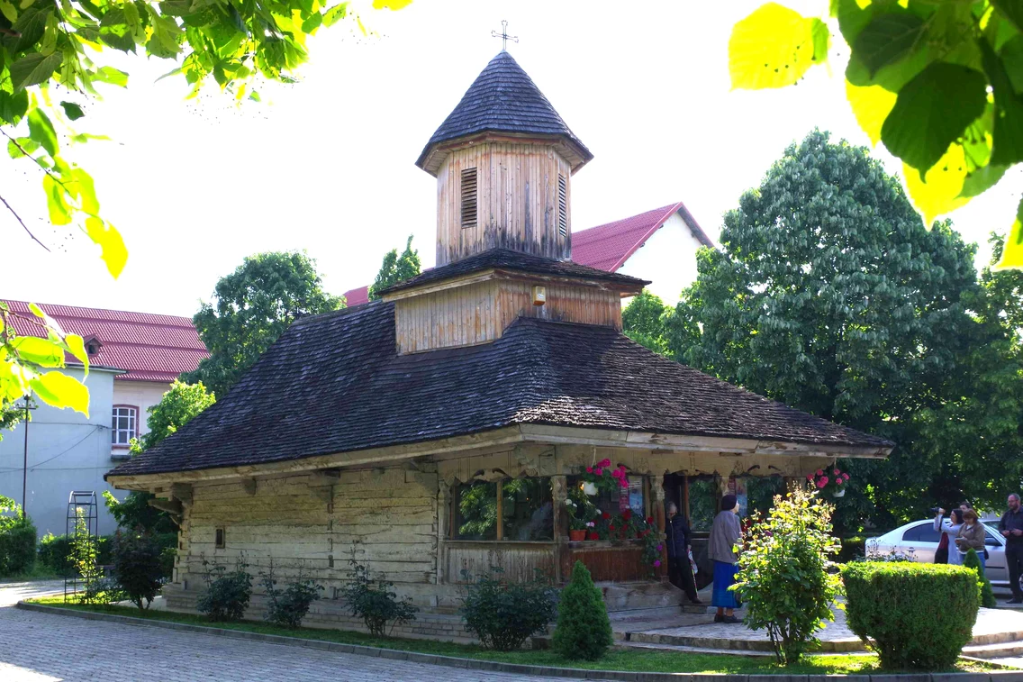 Biserica de lemn „Cuvioasa Parascheva” – Pitești Foto INP (1) jpg