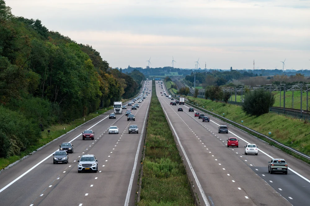 Cel mai lung drum din Europa: mega-autostrada care traversează 10 țări și se întinde până în Asia