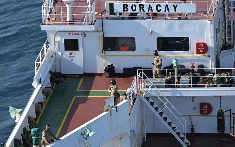 Căpitanul navei „Boracay”, petrolierul rus din „flota fantomă”, va fi judecat în Franța. Putin acuză Franța de piraterie și amenință cu consecințe