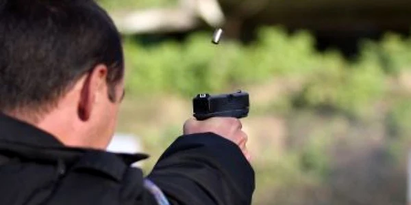 Bucureşti: Hoţ de buzunare, împuşcat de poliţie în  plină stradă