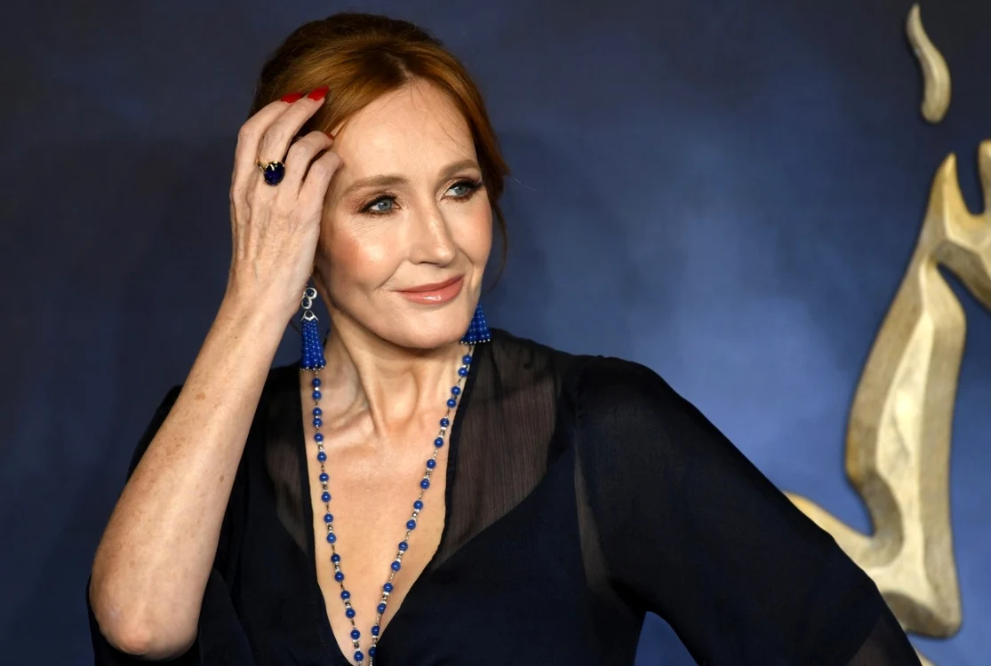 Autorul şi scenaristul britanic JK Rowling soseşte la premiera britanică a filmului Fantastic Beats the Crime of Grindelwald din Londra Marea Britanie FOTO EPA EFE  Neil Hall