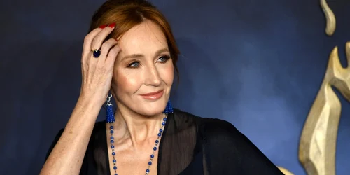 Autorul şi scenaristul britanic JK Rowling soseşte la premiera britanică a filmului Fantastic Beats the Crime of Grindelwald din Londra Marea Britanie FOTO EPA EFE  Neil Hall