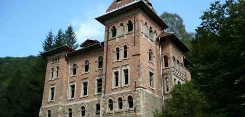 castel zlatna