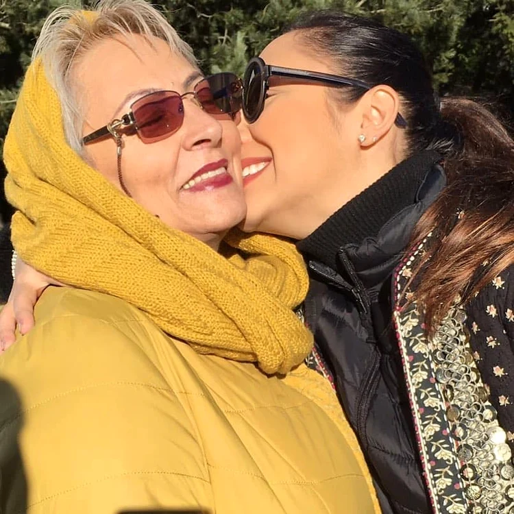 
    Andra este extrem de apropiată de mama eifoto: arhivă personală  