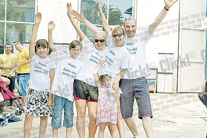 Actriţa Ioana Ginghină  a făcut 36 de bazine  în 60 de minute (Fotografii: Sever Gheorghe)