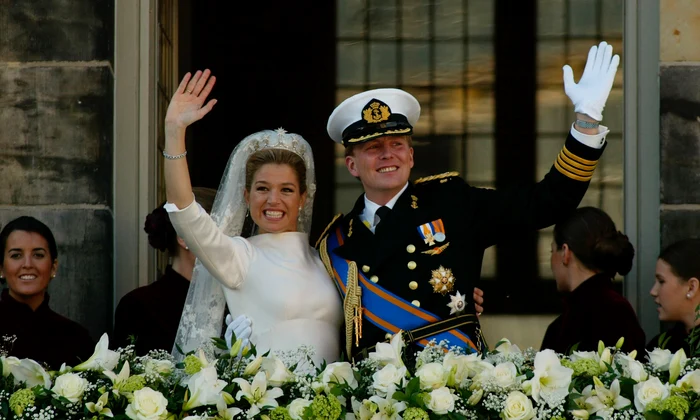 Regina Maxima în rochie de mireasă Valentino la nunta ei cu Willem Alexander în 2002   GettyImages 856119 jpg