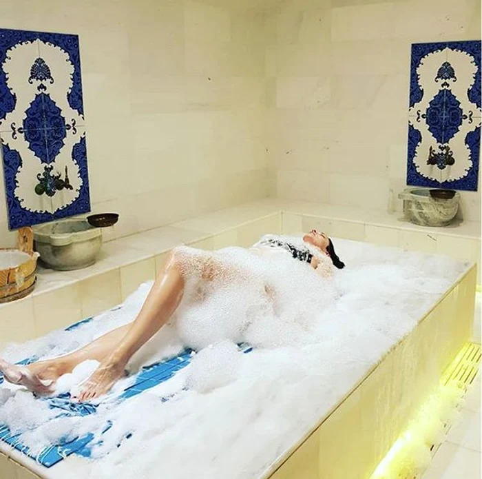 Andreea Marin se relaxează la un centru spa 